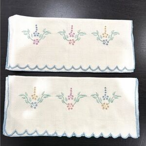 White Floral Kitchen Napkins/Towels Set of 2